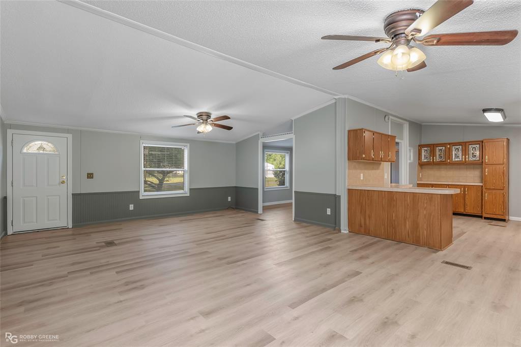 121 Kim Circle Stonewall, LA 71078 - Photo 12 of 33 a view of a livingroom with a workspace