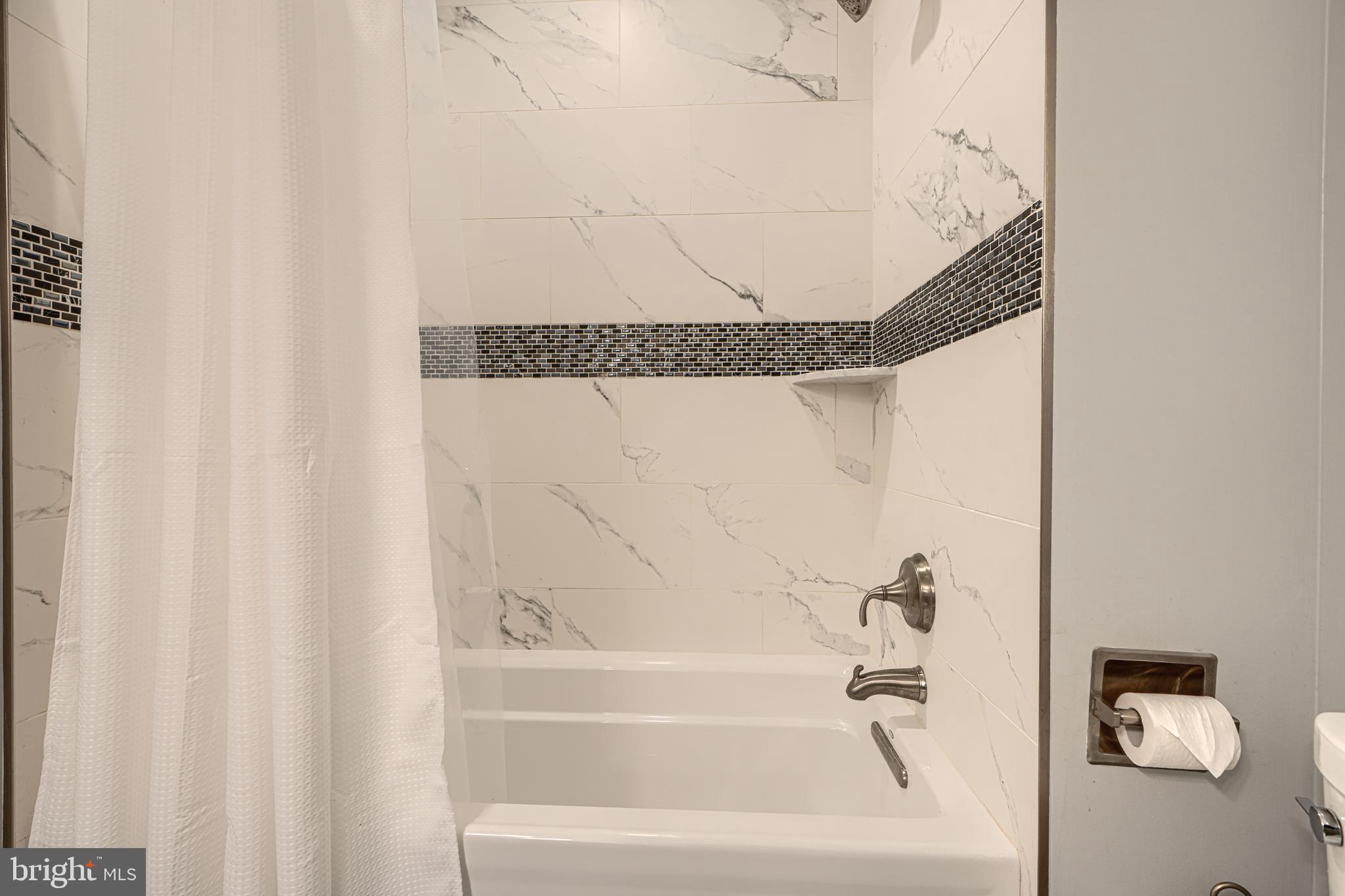 16104 Carroll Road Monkton, MD 21111 - Photo 58 of 95 shower/tub area of the jack and jill bath
