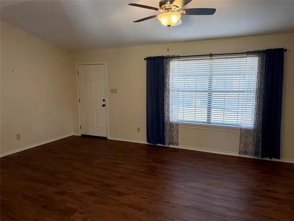 $1,900 | 1100 Meadow Drive, Athens, TX 75751