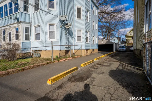 $1,600 | 62-64 James Street, Hartford, CT 06106