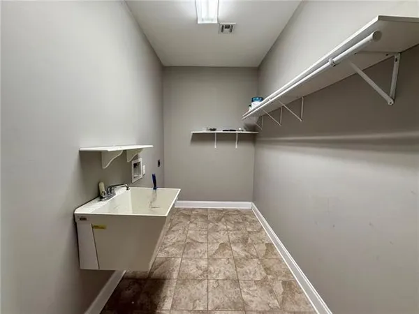 $2,200 | 4001 School Drive, Marrero, LA 70072