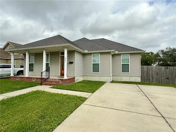 $2,200 | 4001 School Drive, Marrero, LA 70072