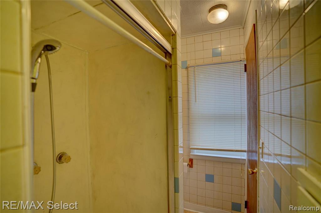 8085 Corunna Road Flint, MI 48532 - Photo 90 of 98