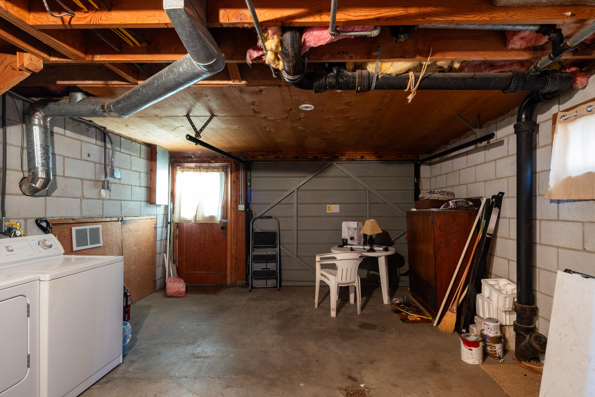 560 Second Street East Ketchum, ID 83340 - Photo 26 of 32 Garage laundry