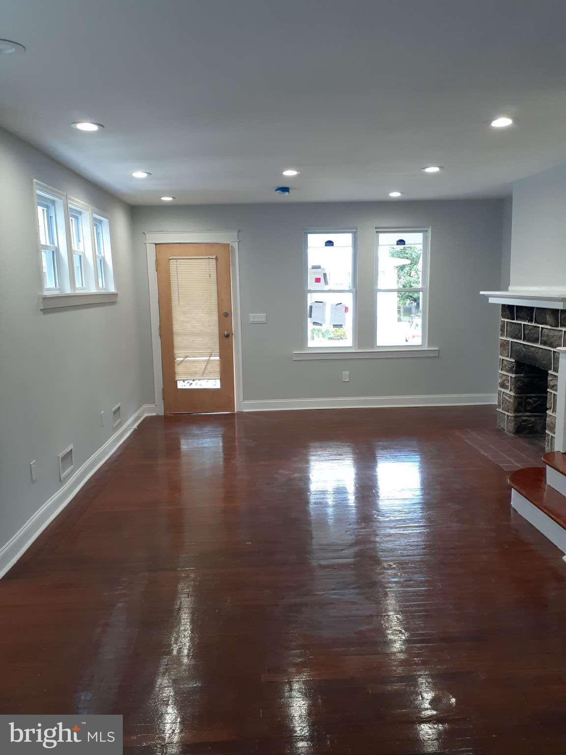 422 Laurel Road Lansdowne, PA 19050 - Photo 2 of 23