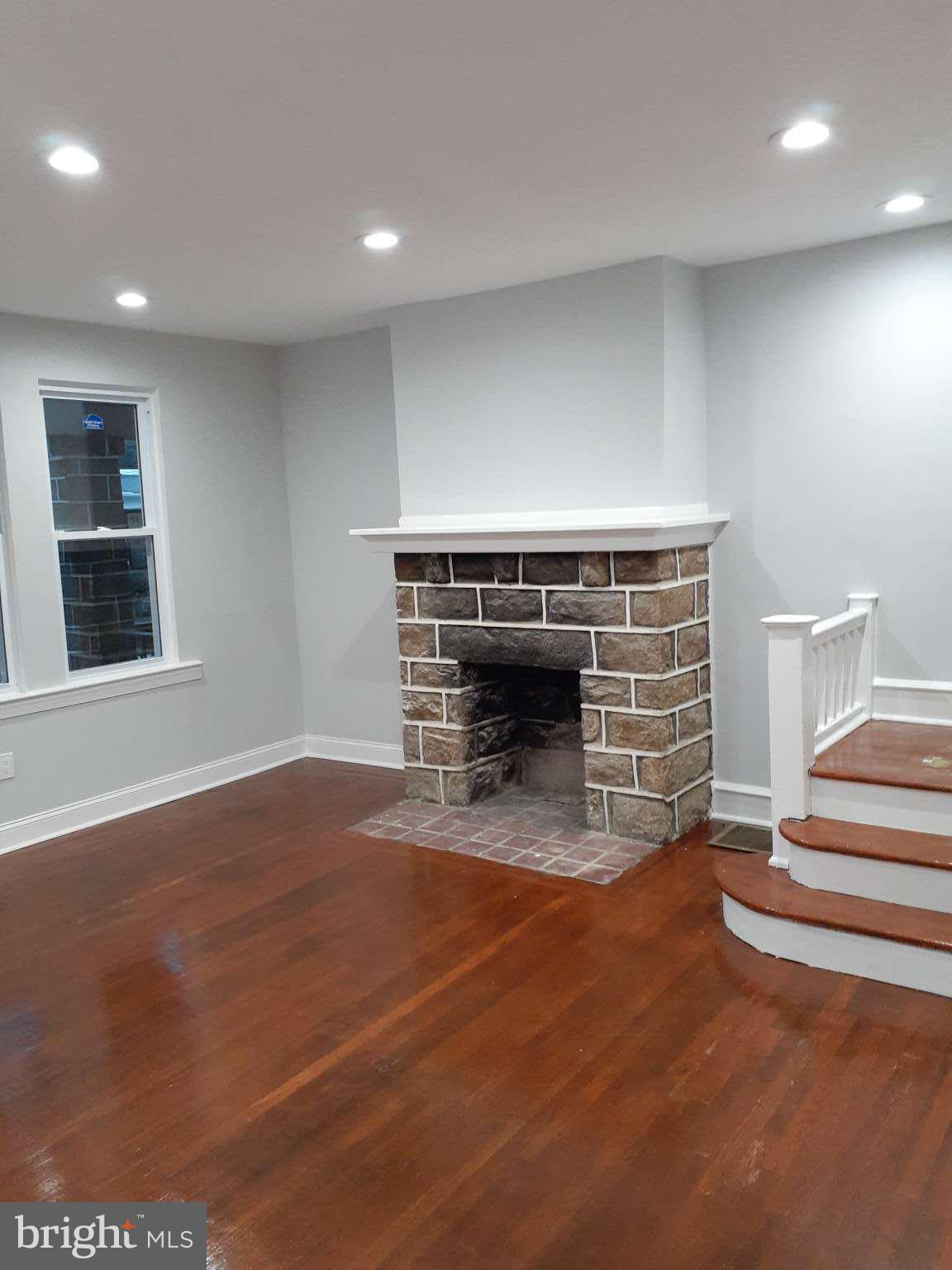 422 Laurel Road Lansdowne, PA 19050 - Photo 3 of 23