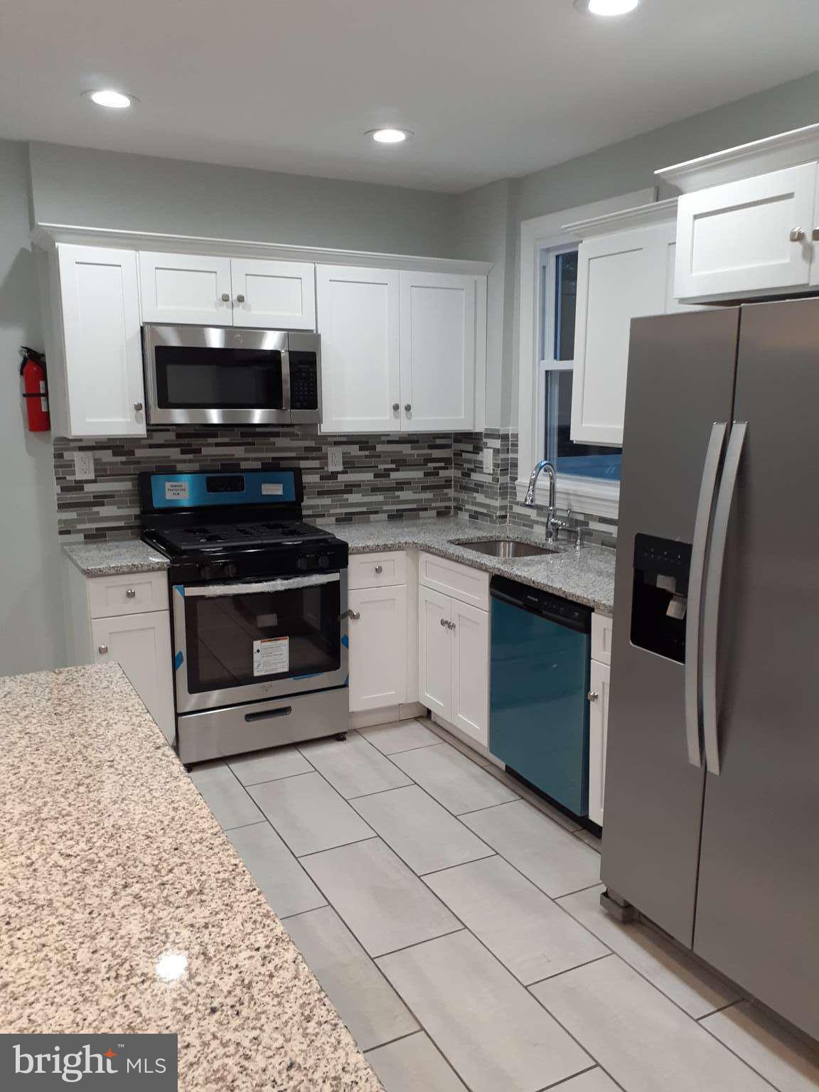 422 Laurel Road Lansdowne, PA 19050 - Photo 5 of 23