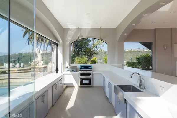 $11,988,000 | 3 Via Burrone, Newport Coast, CA 92657