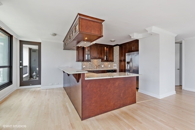 1030 North State Street, Unit 7E Chicago, IL 60610 - Photo 3 of 13