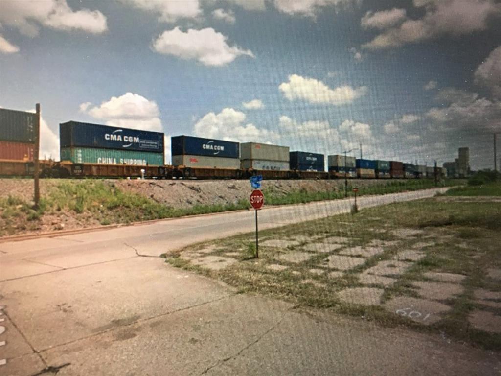 a view of a basketball court