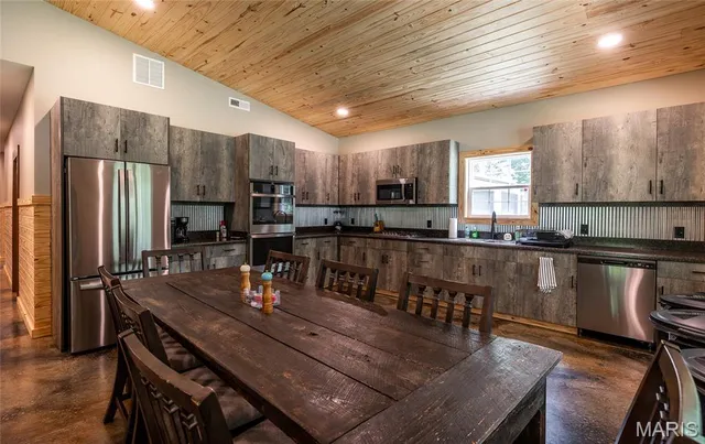 $1,800,000 | 3485 Coyle Lane, Equality, IL 62934