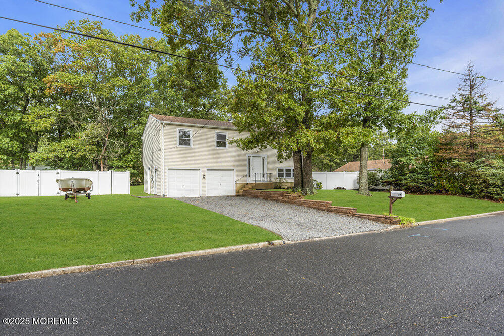 32 Pine Tree Drive Bayville, NJ 08721 - Photo 4 of 63 004_dsc05952-1_91