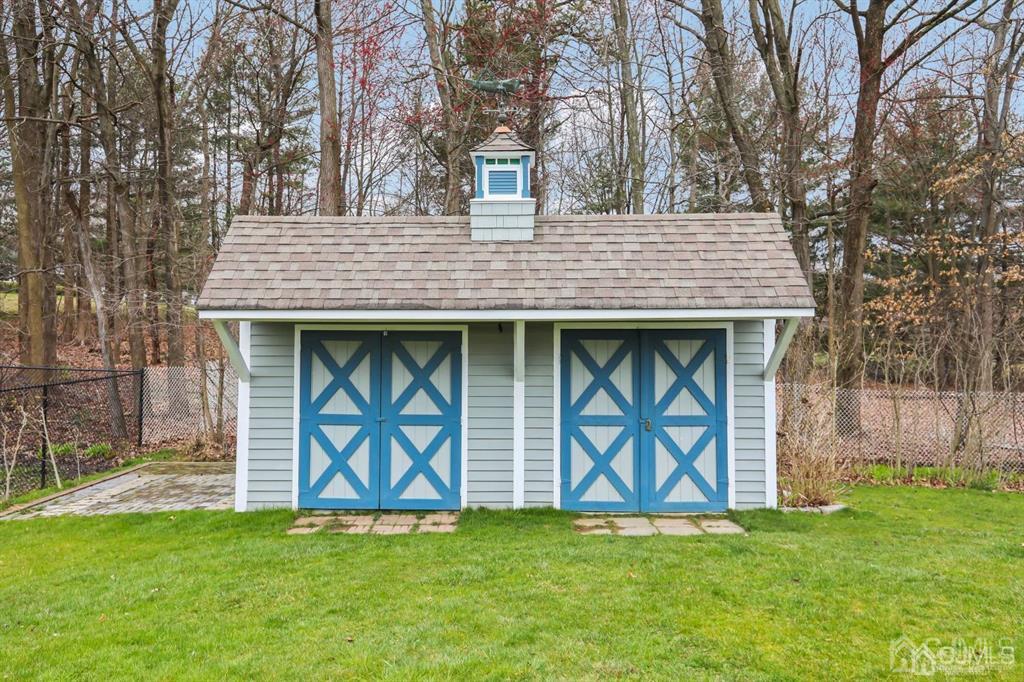 10 Bennett Road Old Bridge, NJ 07747 - Photo 34 of 35 a front view of a house with garden