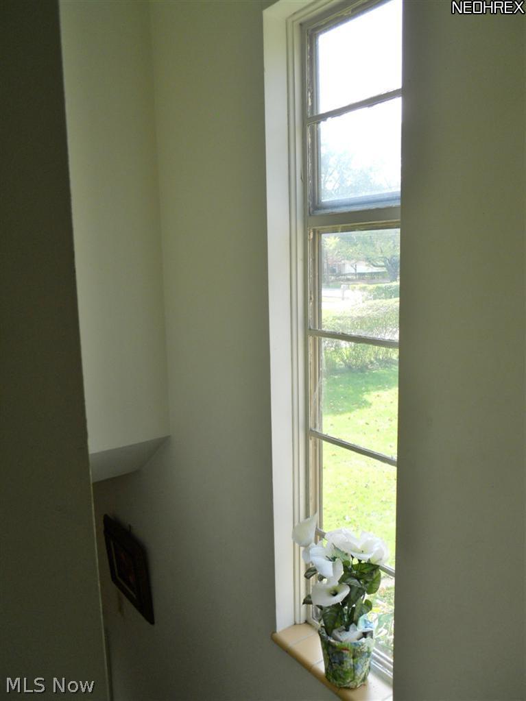 1049 Gulf Road Elyria, OH 44035 - Photo 5 of 21 Gallery Image 5