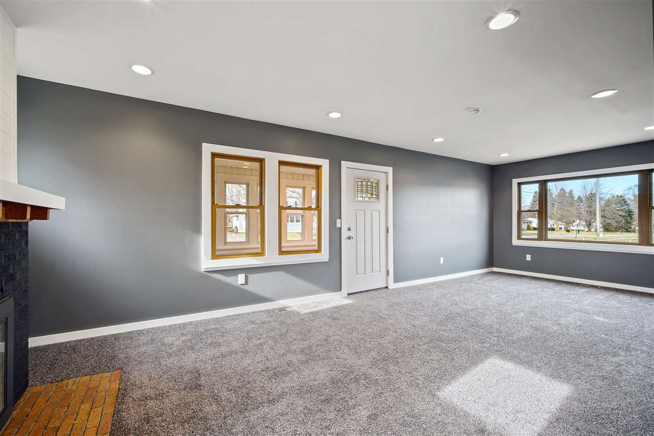 219 North Dettman Road Jackson, MI 49202 - Photo 5 of 43 Photo 5