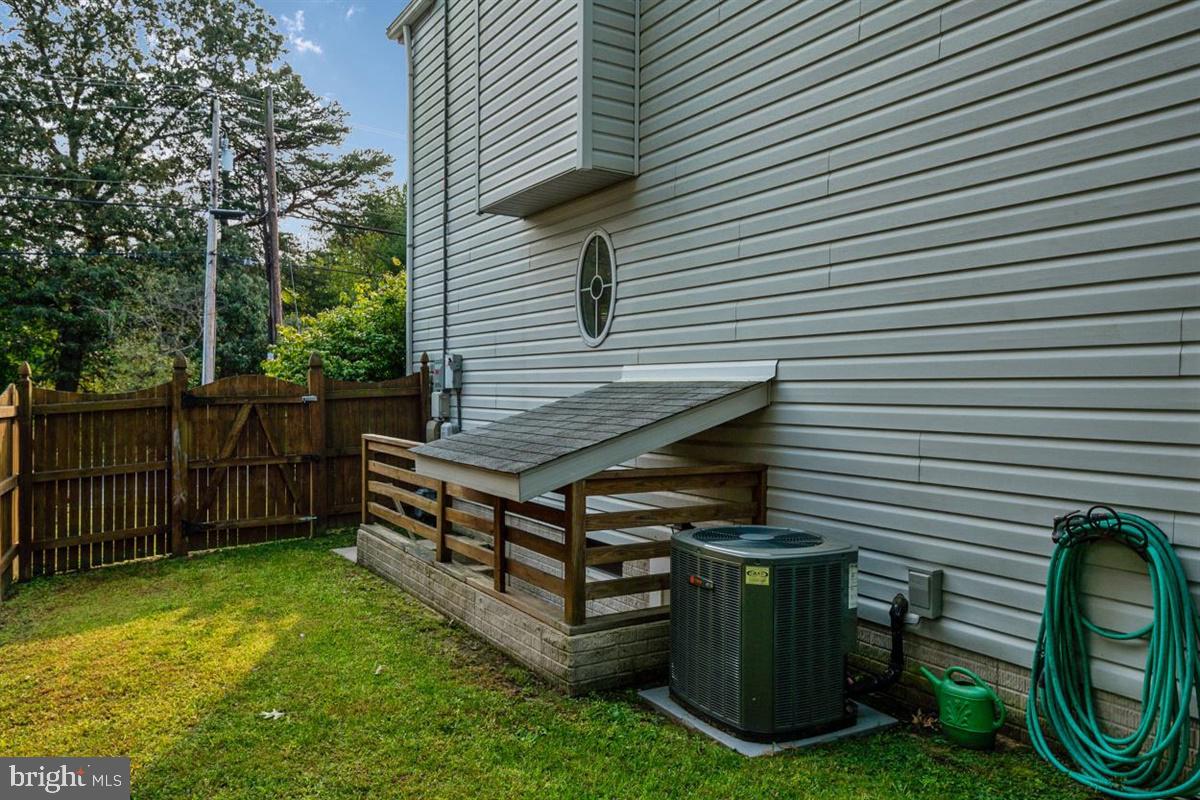 7936 Tick Neck Road Pasadena, MD 21122 - Photo 9 of 36