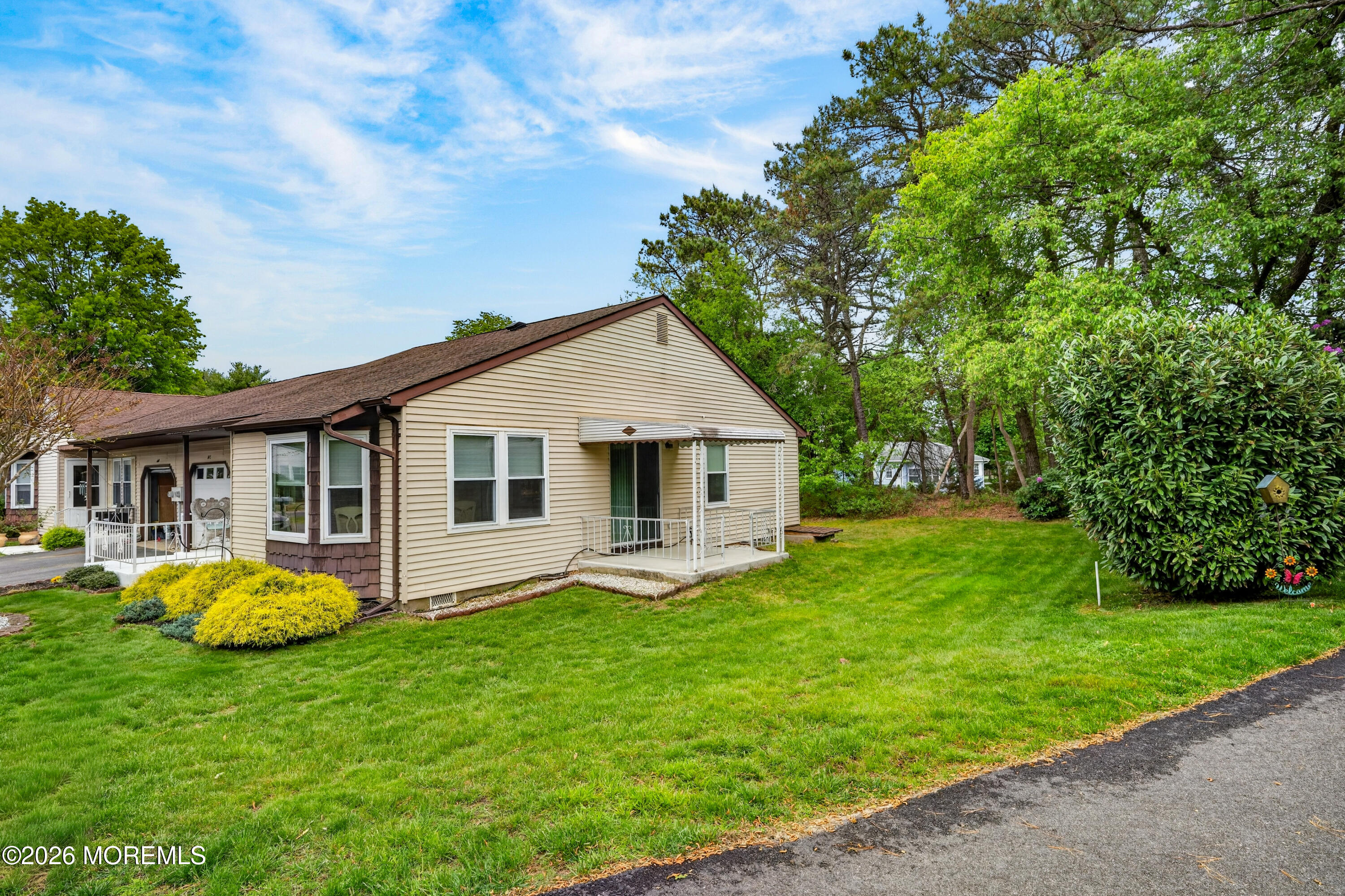 14 C Amesbury Road, Unit 64 Whiting, NJ 08759 - Photo 4 of 17 amesbury-4