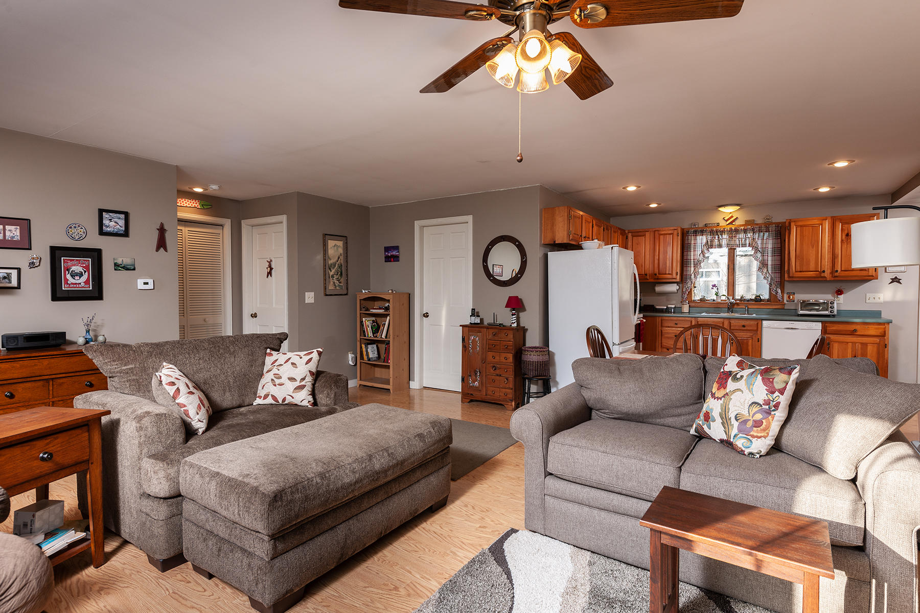 179 Mountain Road Cape Neddick, ME 03902 - Photo 4 of 25 Living