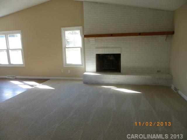 955 Saddle Ridge Road Fort Mill, SC 29708 - Photo 3 of 9
