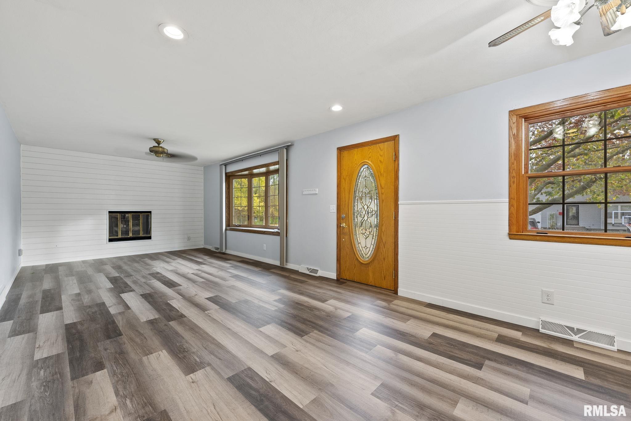 7 Rodeo Court Davenport, IA 52806 - Photo 8 of 19 Gallery Image 8