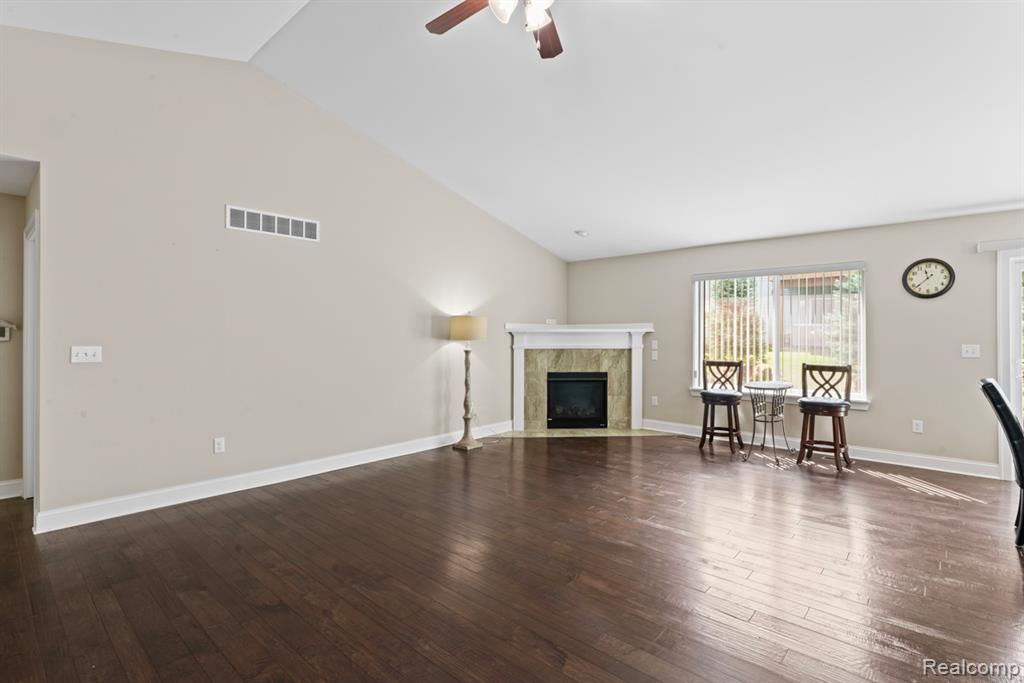 457 Hosta Howell, MI 48843 - Photo 7 of 34 Gallery Image 7