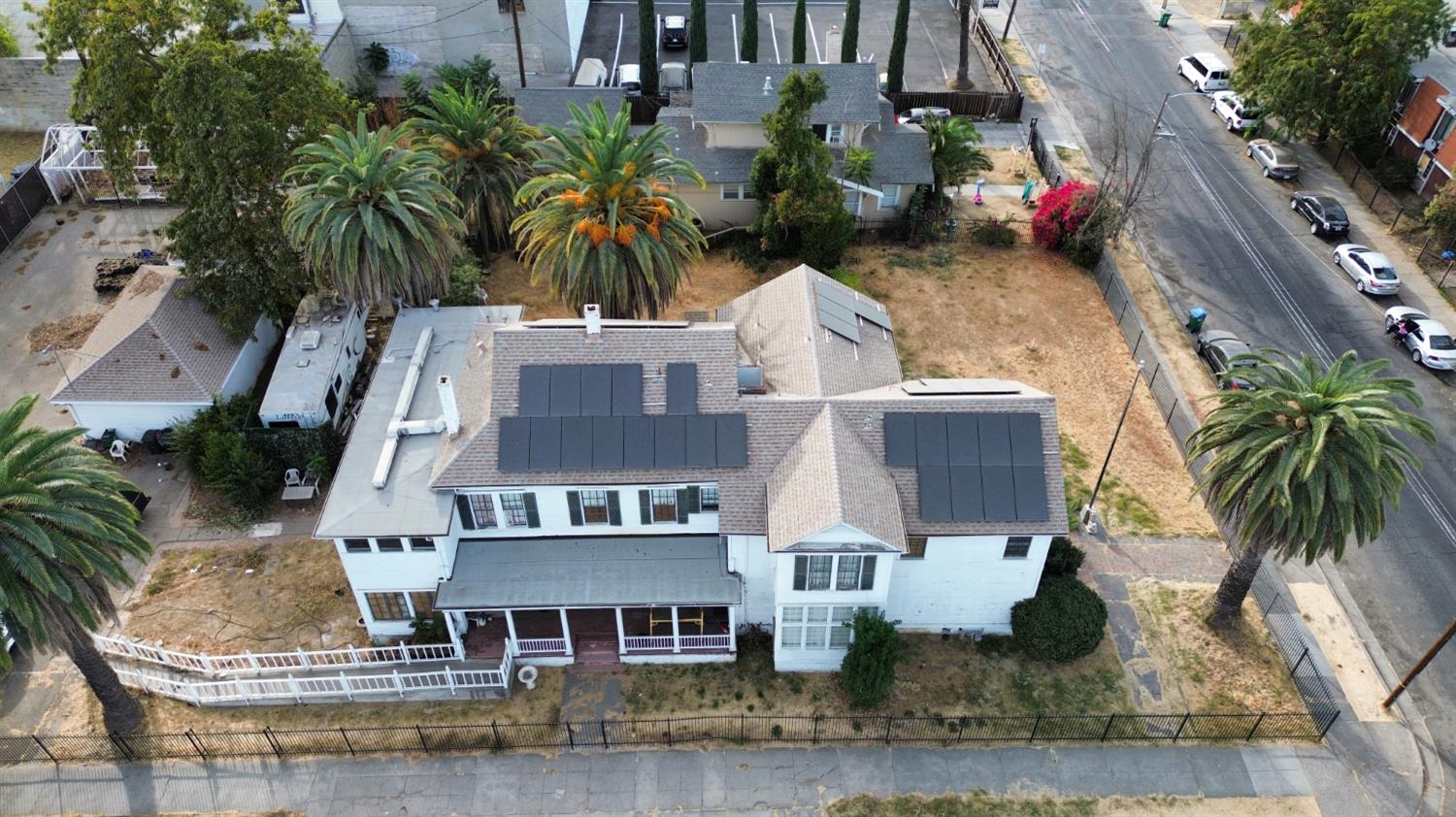 548 East Park Street Stockton, CA 95202 - Photo 1 of 29 front view of house with potted plants