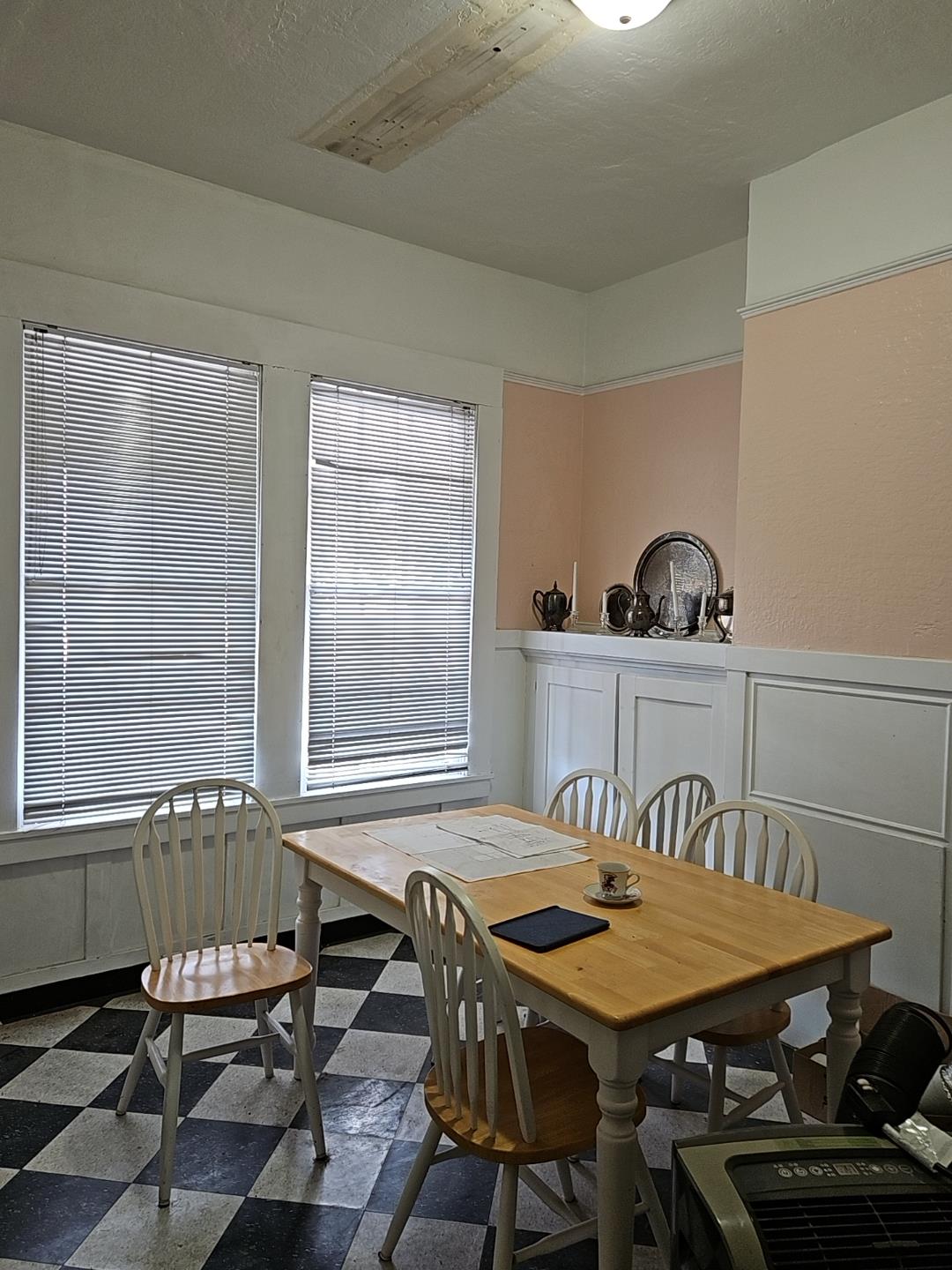 548 East Park Street Stockton, CA 95202 - Photo 12 of 29 a dining room with furniture and window