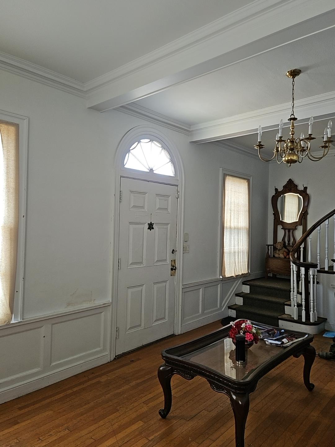 548 East Park Street Stockton, CA 95202 - Photo 5 of 29 a room with furniture and window