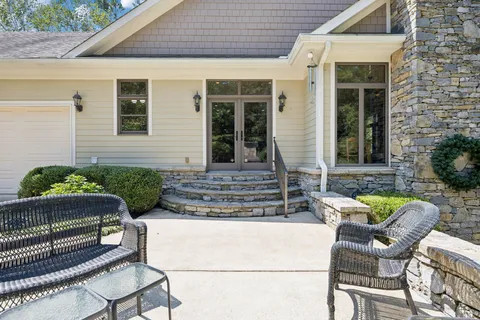 $899,999 | 1291 South Locust Avenue, Lawrenceburg, TN 38464