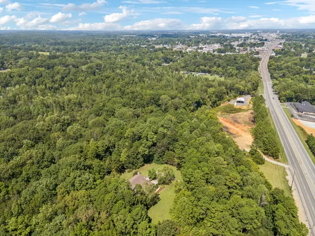 $899,999 | 1291 South Locust Avenue, Lawrenceburg, TN 38464