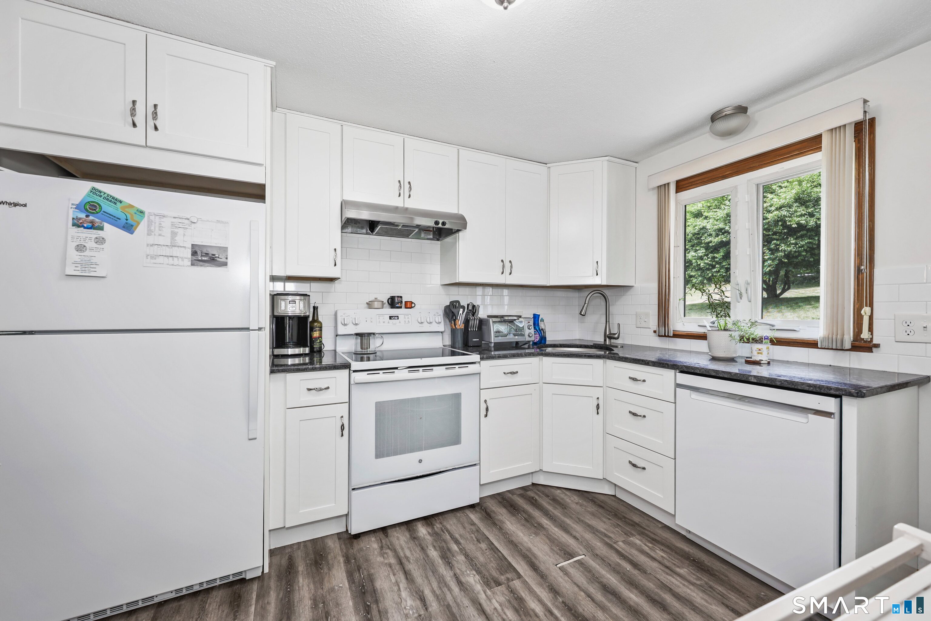430 Shepard Avenue Hamden, CT 06514 - Photo 10 of 35