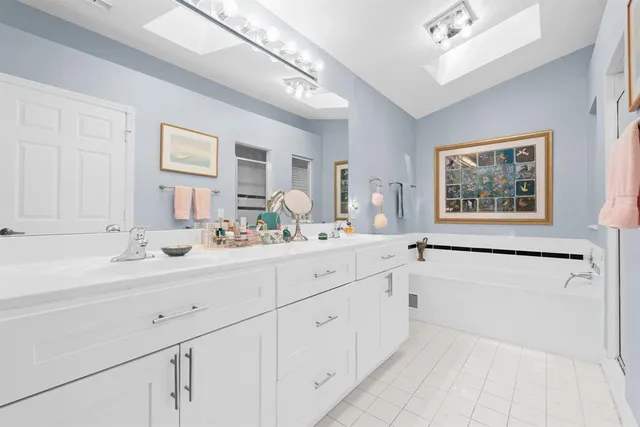 $924,900 | 1085 West Lake Street, Hollywood, FL 33019