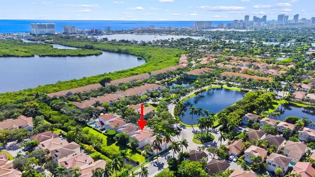 $924,900 | 1085 West Lake Street, Hollywood, FL 33019