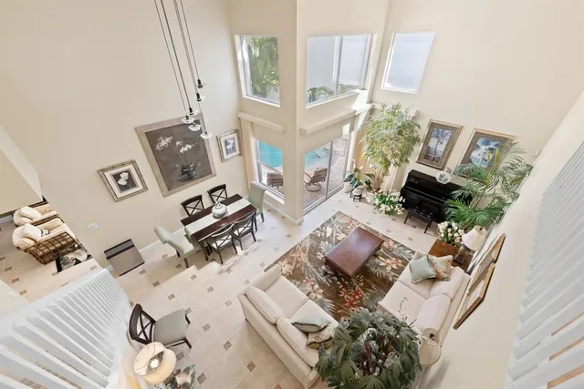 $924,900 | 1085 West Lake Street, Hollywood, FL 33019