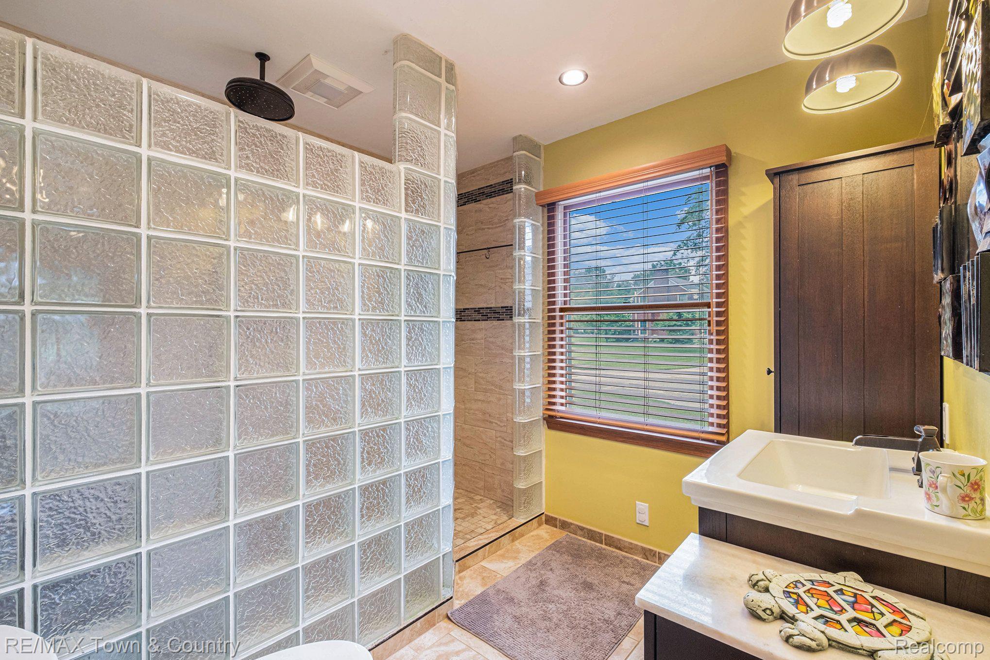 1460 Flushing Road Flushing, MI 48433 - Photo 22 of 52 Gallery Image 22