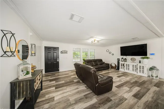 $460,000 | 755 North Quebrada Street, Clewiston, FL 33440