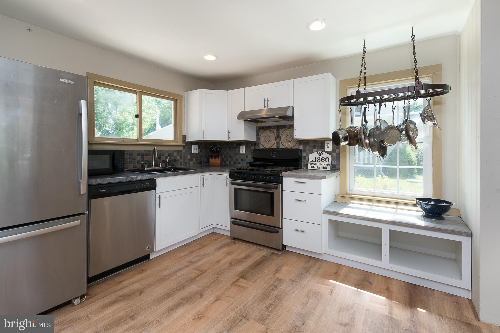 84 Pennington - Hopewell Road Pennington, NJ 08534 - Photo 4 of 26 Stainless Appliances Gas Cooking