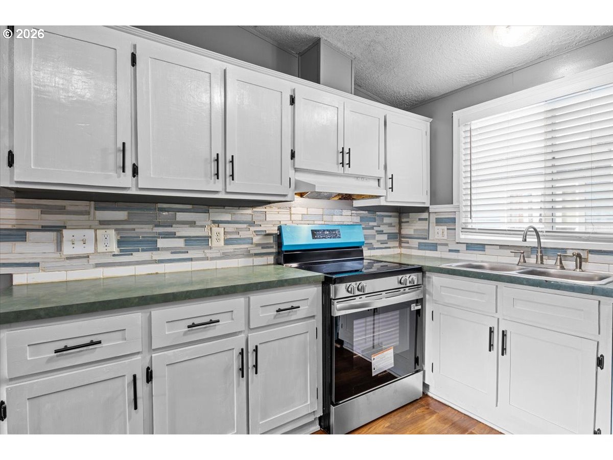 4792 Wyoming Circle Northeast Salem, OR 97305 - Photo 17 of 38