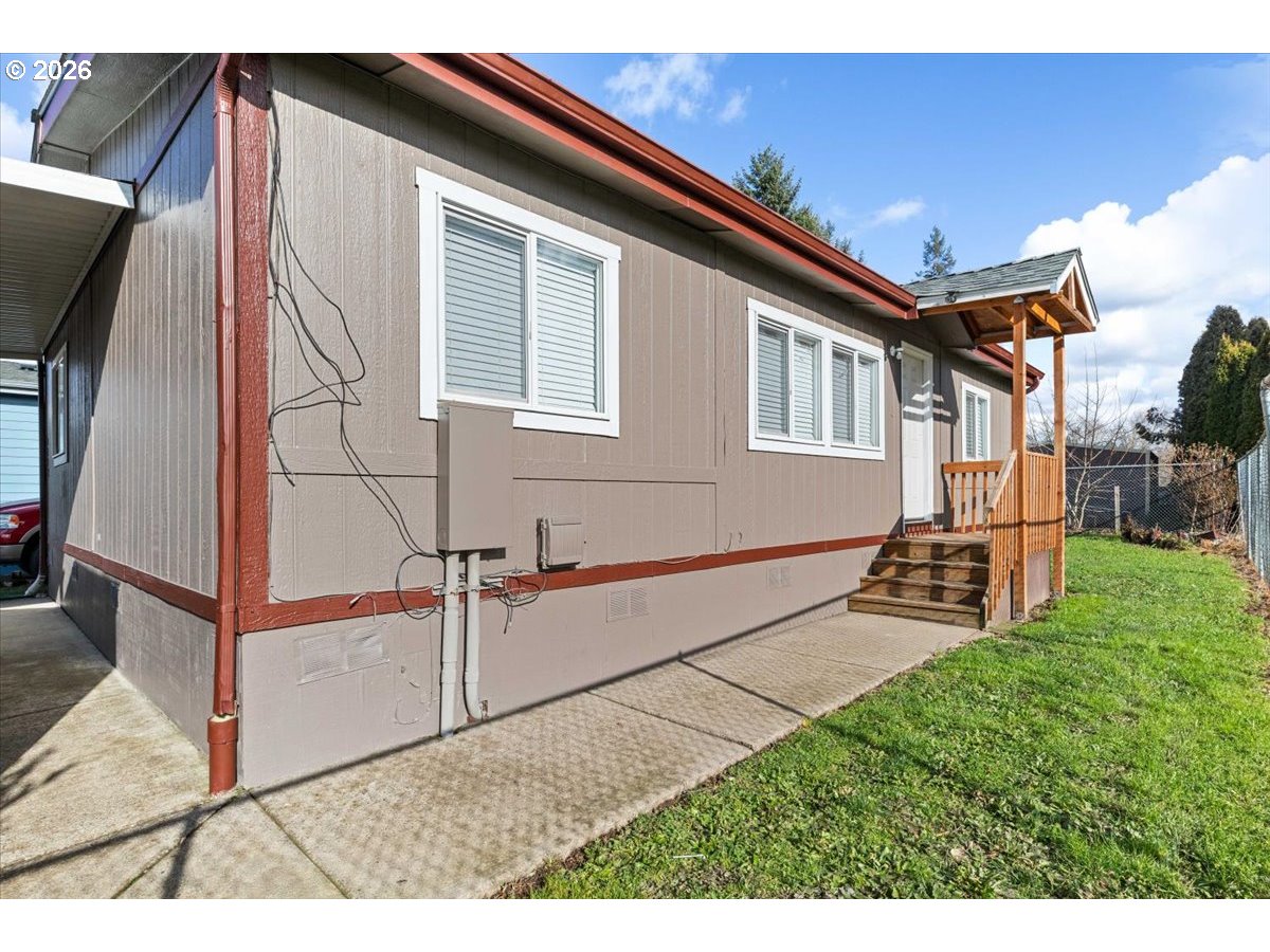 4792 Wyoming Circle Northeast Salem, OR 97305 - Photo 5 of 38