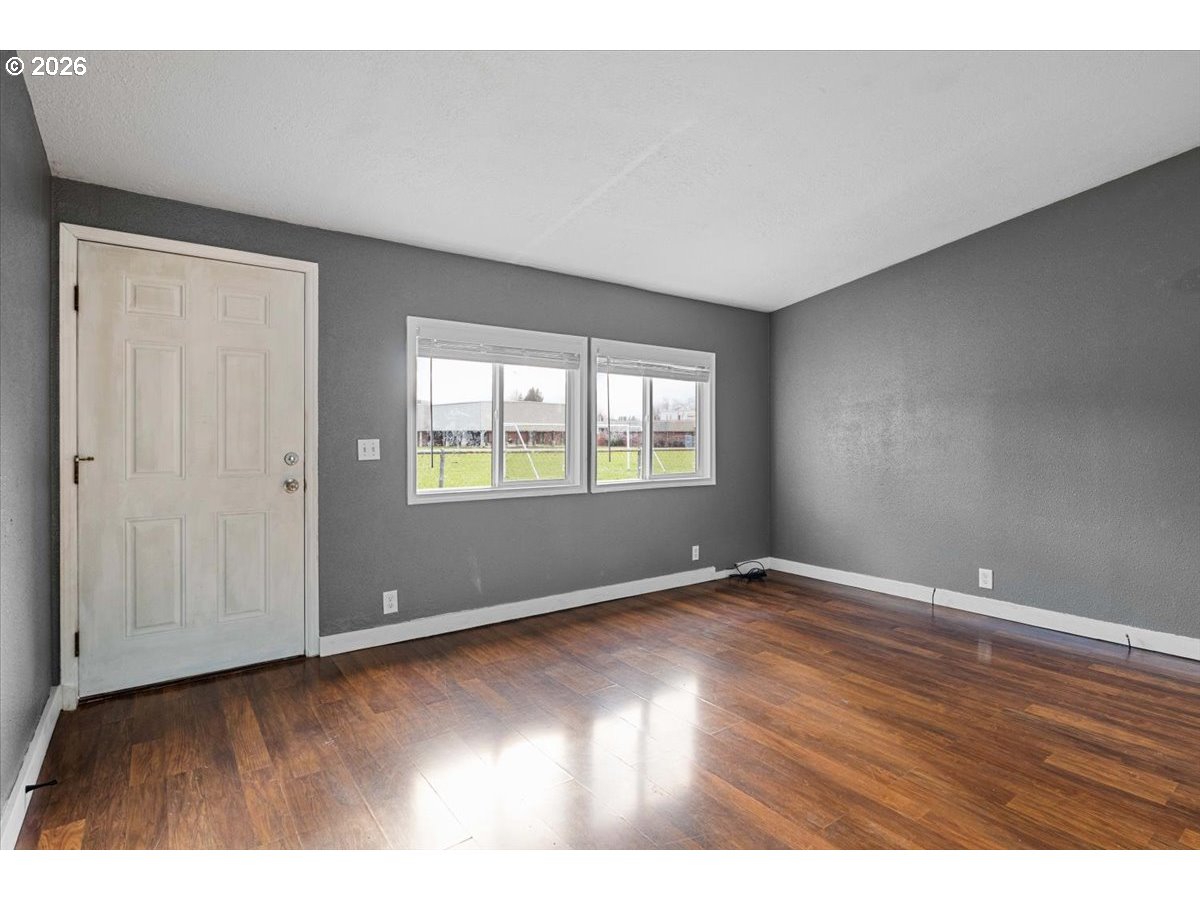 4792 Wyoming Circle Northeast Salem, OR 97305 - Photo 8 of 38