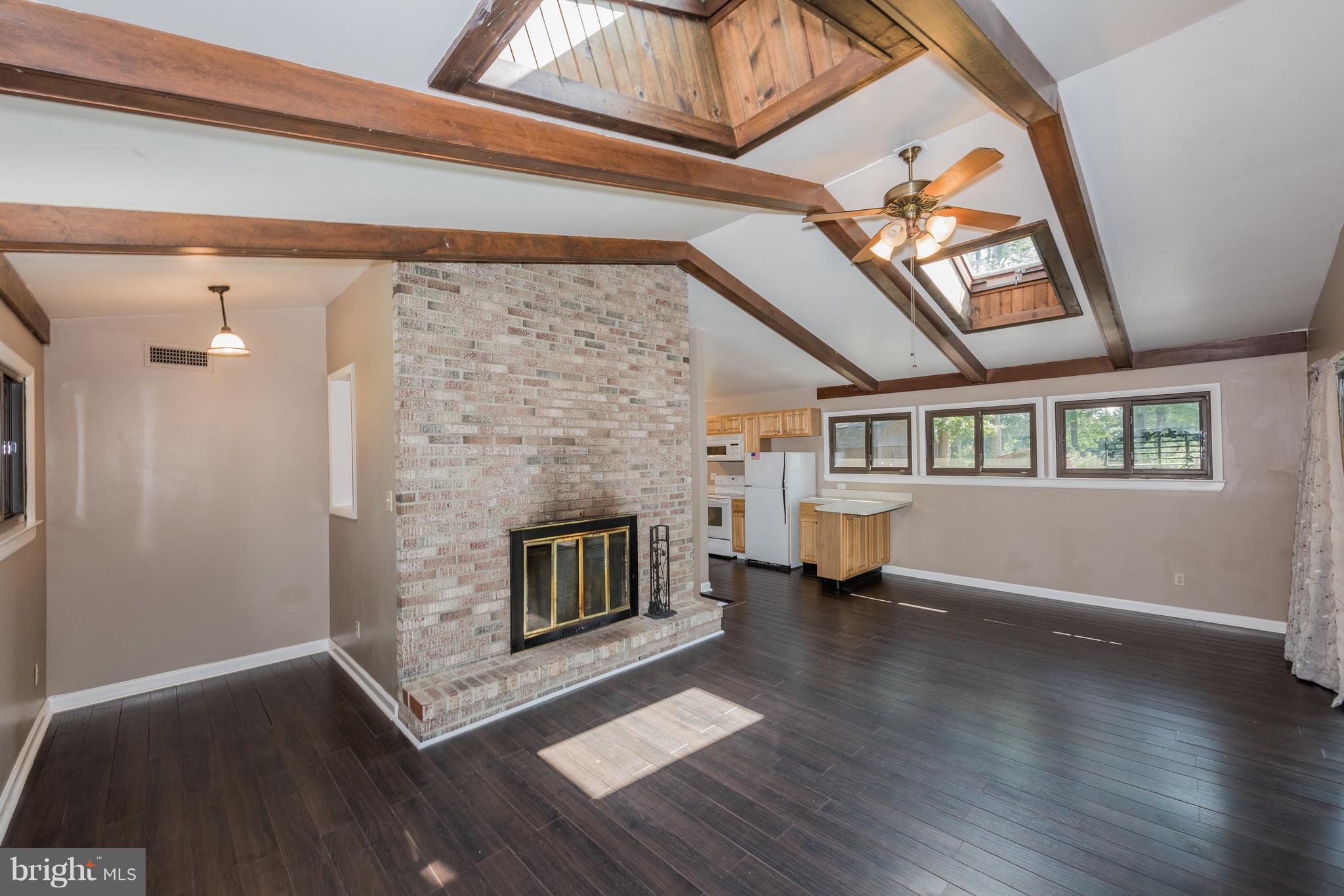 615 Ridge Road Finksburg, MD 21048 - Photo 4 of 23 Living Room