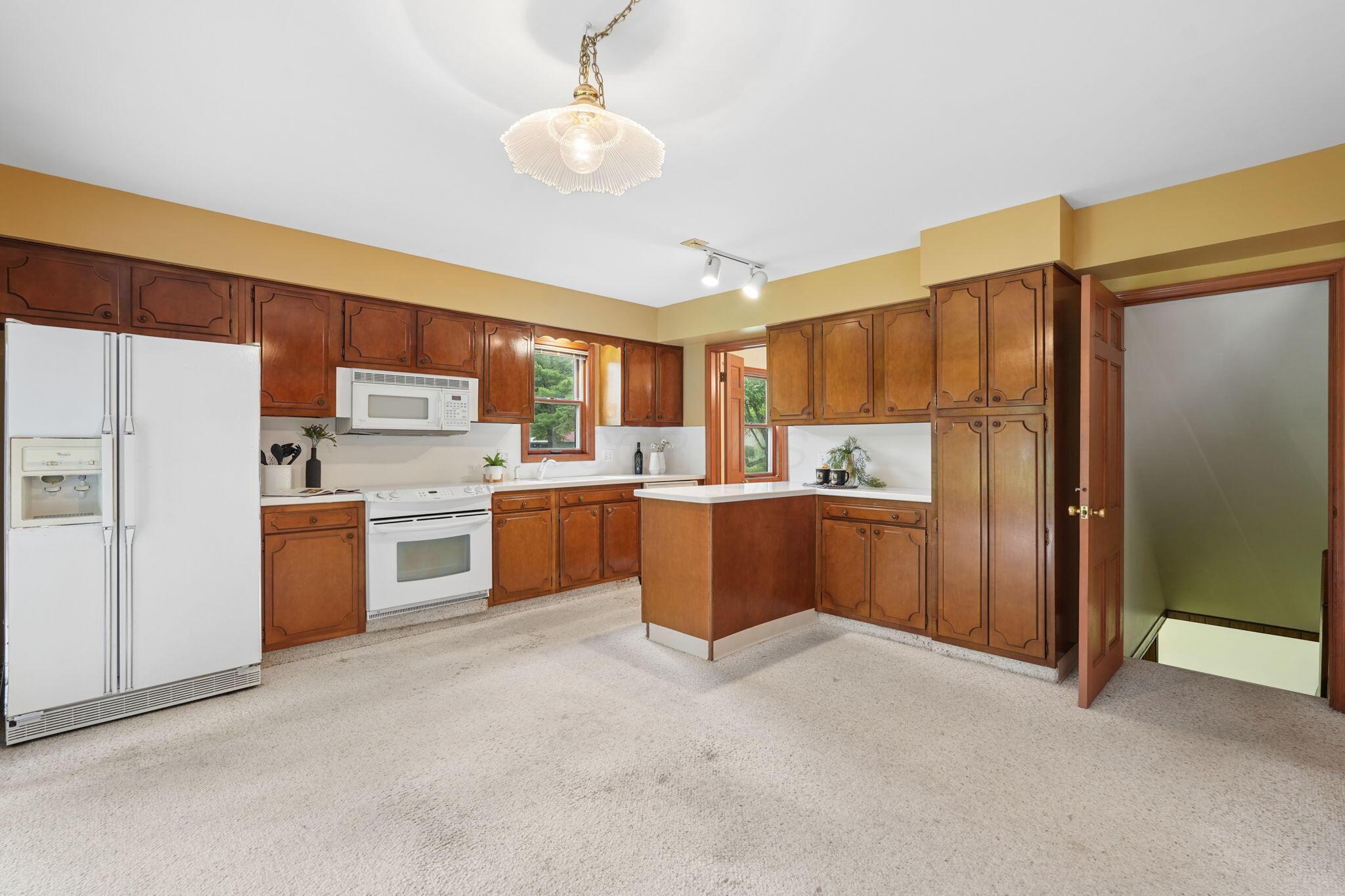 898 Plum Ridge Columbus, OH 43213 - Photo 14 of 45 13-web-or-mls-898-plum-ridge-road