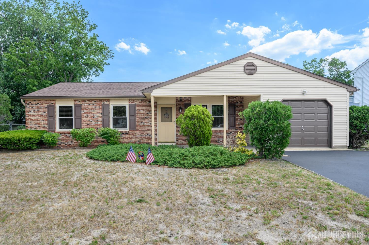 5 Evergreen Place Howell, NJ 07731 - Photo 1 of 31