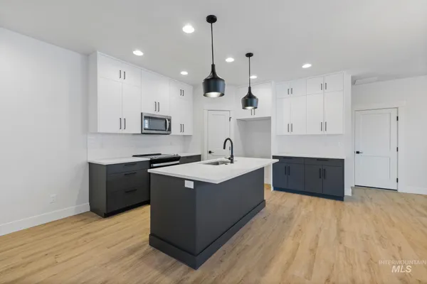 $514,900 | 22 Bridger Street, Cascade, ID 83611