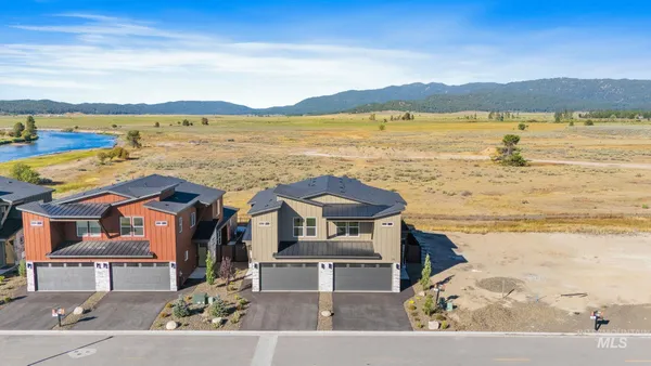 $514,900 | 22 Bridger Street, Cascade, ID 83611