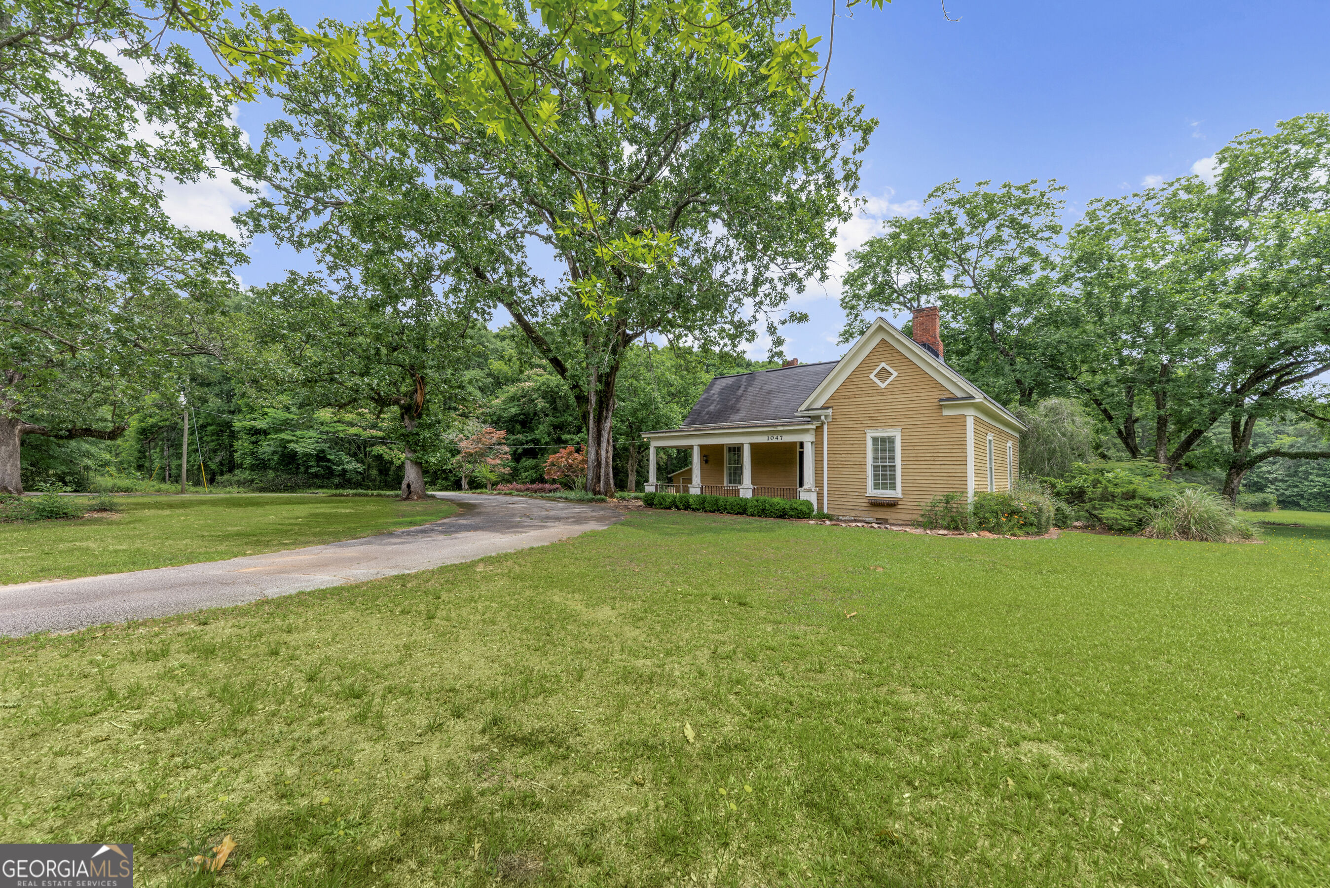 1047 Dixie Road Covington, GA 30014 - Photo 3 of 46 Gallery Image 3
