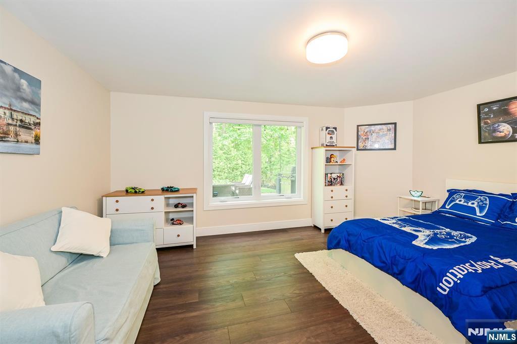 655 Floyd Street Englewood Cliffs, NJ 07632 - Photo 23 of 49