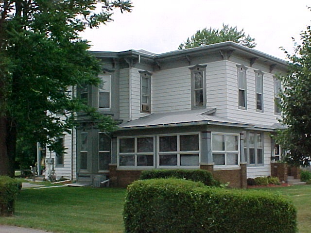 517 West Monroe Street Decatur, IN 46733 - Photo 1 of 19