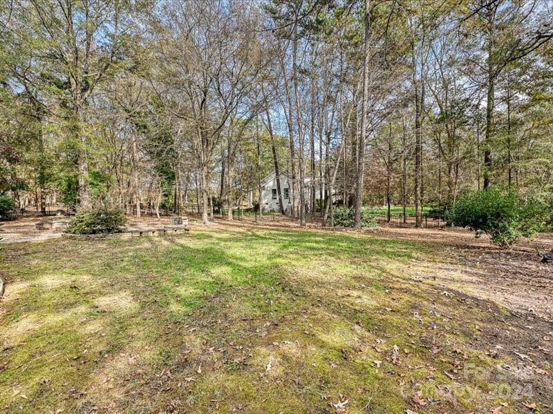 3711 High Ridge Road Charlotte, NC 28270 - Photo 38 of 39 a garden view with outdoor space
