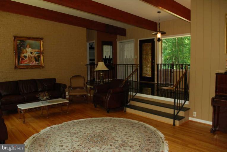 968 Saigon Road McLean, VA 22102 - Photo 15 of 28 Interior (General)